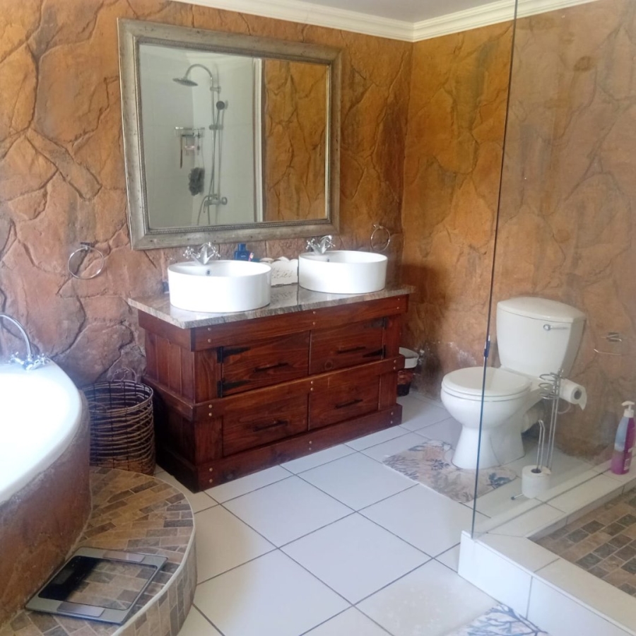 4 Bedroom Property for Sale in Fichardt Park Free State